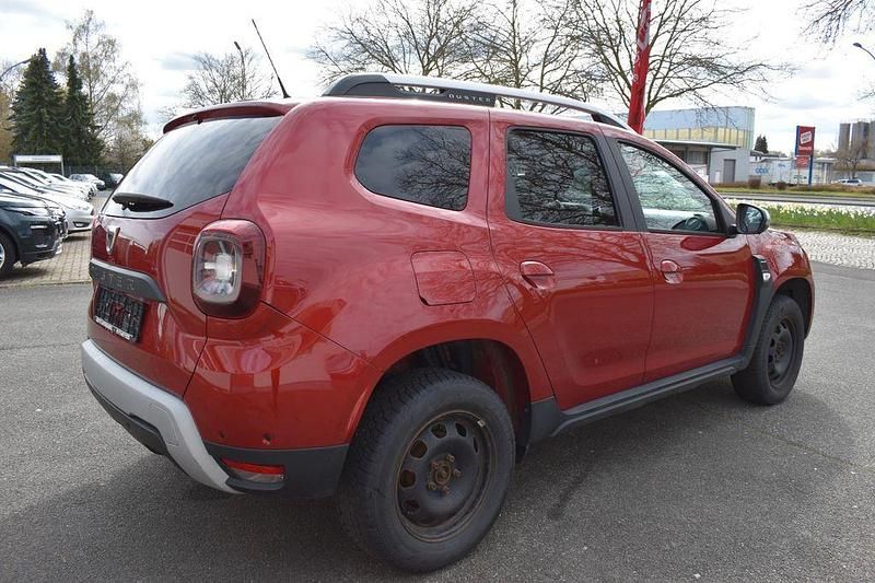Gebraucht Dacia Duster Prestige 131 PS (96 kW) 2021 Rot SUV