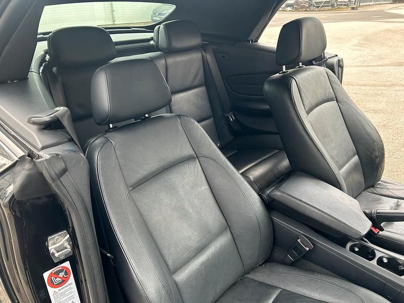 Gebraucht BMW 118 Cabriolet 143 PS (105 kW) 2010 Schwarz Cabrio