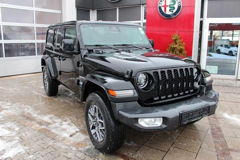 Schwarz Gebraucht 2023 Jeep Wrangler Unlimited Sahara SUV | 54.900 € (Fairer Preis) - Bild 1/4