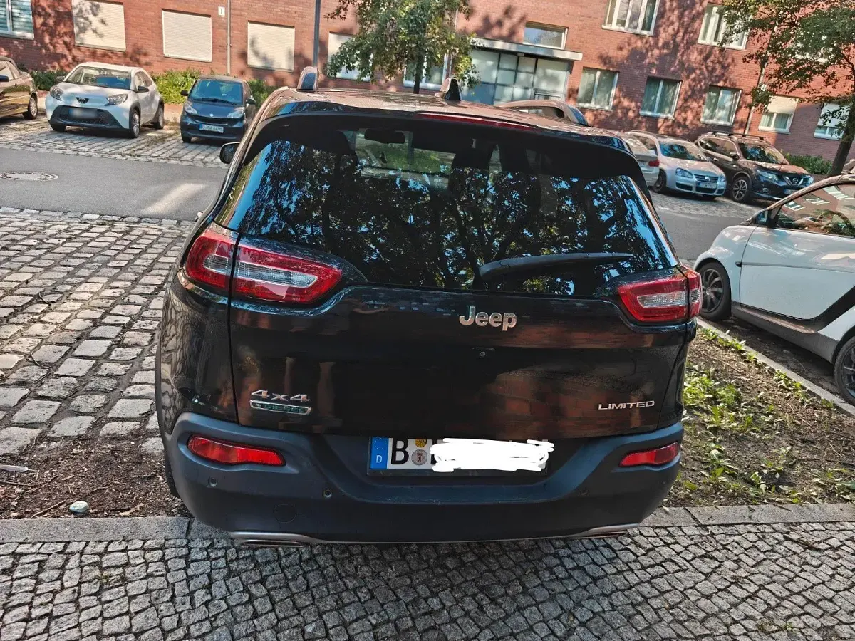 Gebraucht Jeep Cherokee Limited 200 PS (147 kW) 2016 Schwarz SUV