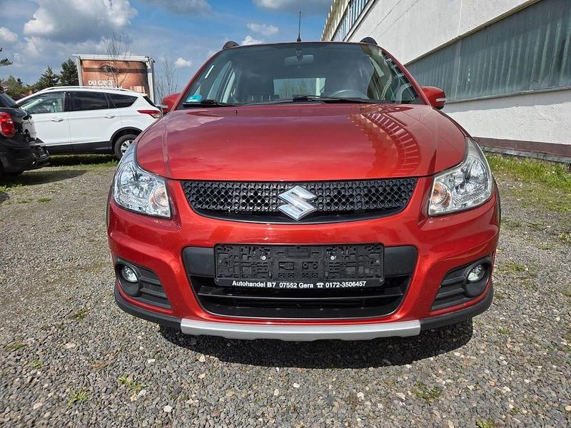 Gebraucht Suzuki SX4 Style 135 PS (99 kW) 2012 Rot Limousine