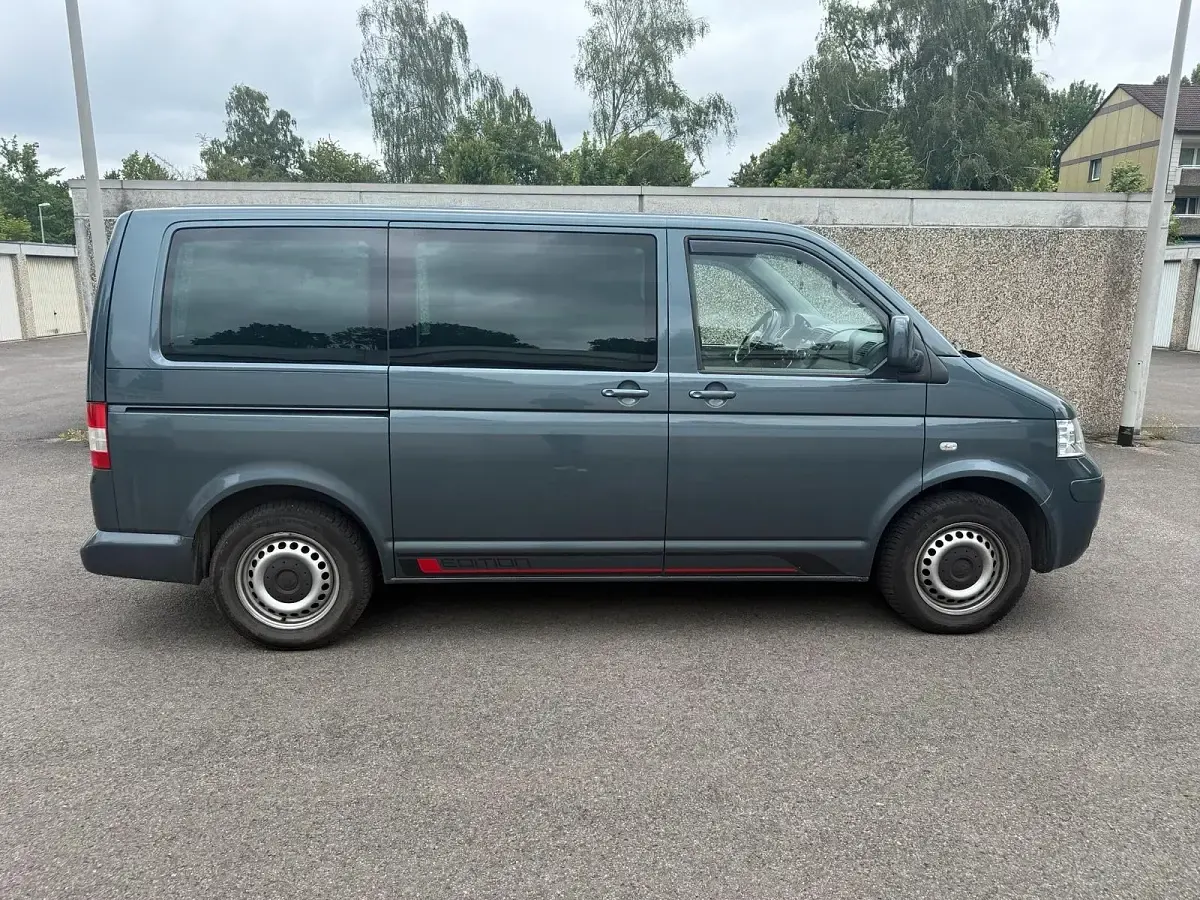 Gebraucht VW Multivan 102 PS (75 kW) 2006 Grau Van / Kleinbus