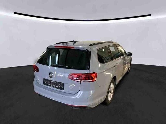 Gebraucht VW Passat Conceptline 122 PS (89 kW) 2023 Grau Kombi