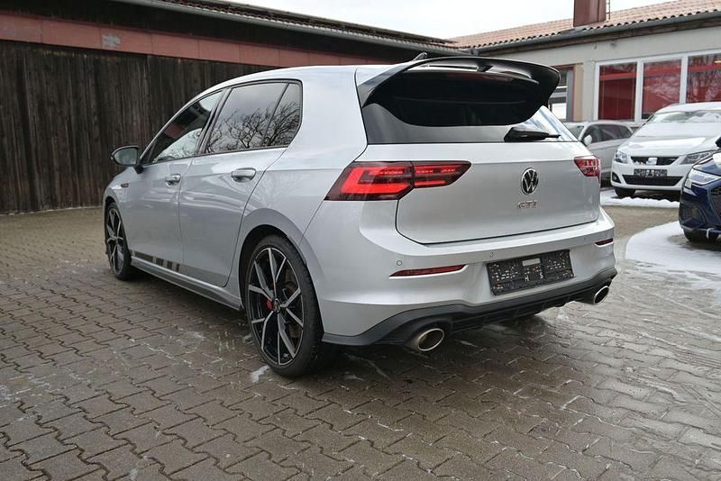 Gebraucht VW Golf VIII GTI Clubsport 300 PS (220 kW) 2022 Reflexsilber Limousine
