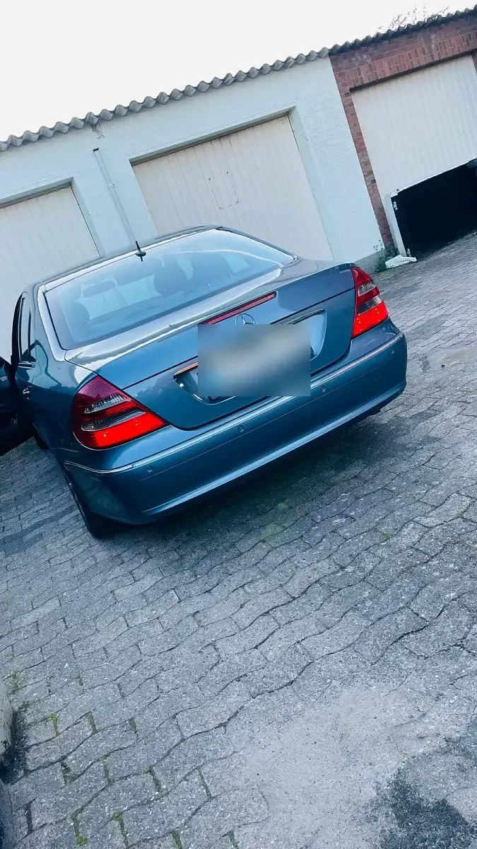 Gebraucht Mercedes E270 177 PS (130 kW) 2003 Limousine