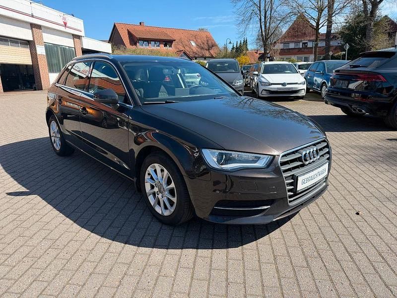 Gebraucht Audi A3 Ambiente 110 PS (80 kW) 2016 Braun Limousine