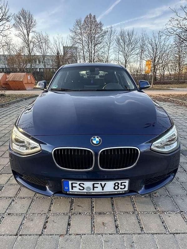 Blau Gebraucht 2012 BMW 118 Kleinwagen | 9.500 € (Fairer Preis) - Bild 1/4