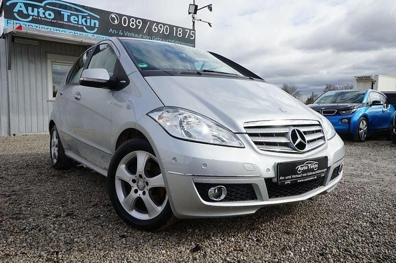 Gebraucht Mercedes A160 Avantgarde 95 PS (69 kW) 2011 Silber Limousine