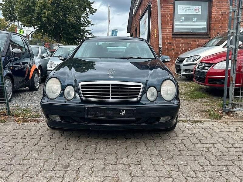 Gebraucht Mercedes CLK230 Avantgarde 197 PS (144 kW) 2001 Coupé