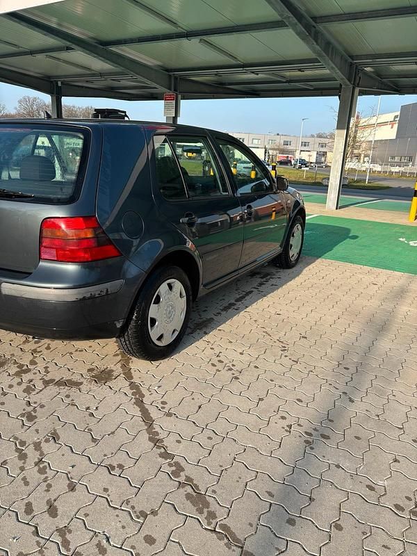 Gebraucht VW Golf IV 75 PS (55 kW) 2000 Grau Kleinwagen