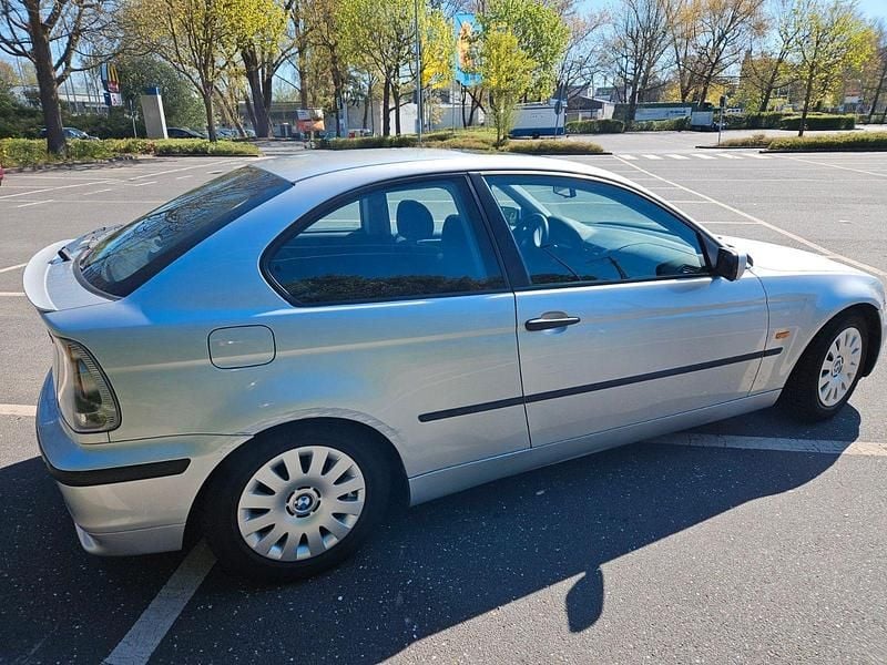 Second-hand BMW 318 143 CP (105 kW) 2002 Argintiu Coupe