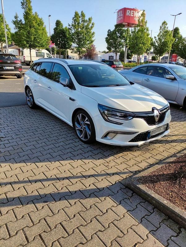 Weiß Gebraucht 2017 Renault Mégane GrandTour GT Kombi | 12.900 € - Bild 1/4