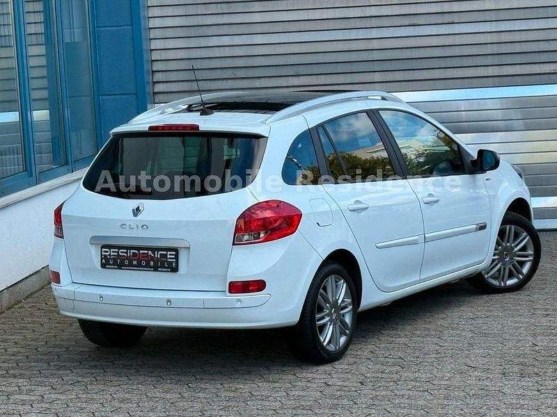 Gebraucht Renault Clio IV Night&Day 75 PS (55 kW) 2013 Weiß Limousine