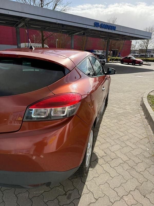 Gebraucht Renault Mégane Coupé Dynamique 110 PS (80 kW) 2009 Orange Coupé