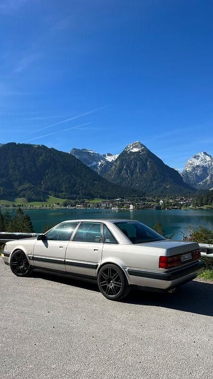 Gebraucht Audi V8 250 PS (183 kW) 1989 Silber Limousine