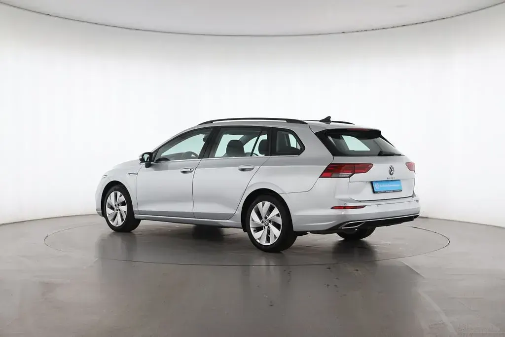 Gebraucht VW Golf VIII Style 190 PS (139 kW) 2022 Reflexsilber Kombi