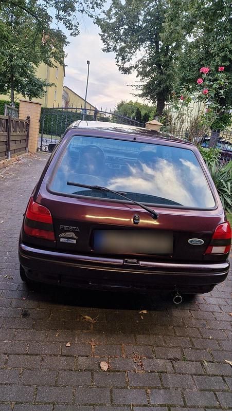 Gebraucht Ford Fiesta 60 PS (44 kW) 1994 Violet Kleinwagen