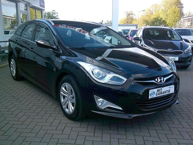 Gebraucht Hyundai i40 116 PS (85 kW) 2015 Schwarz Limousine