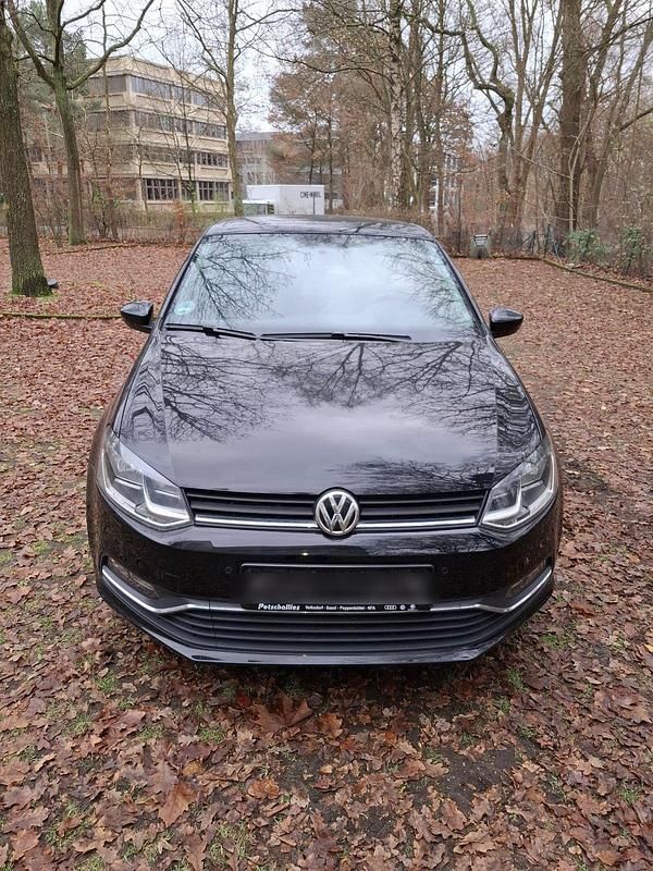 Schwarz Gebraucht 2015 VW Polo Comfortline Limousine | 6.000 € (Superpreis) - Bild 1/4