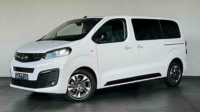 Weiss / kaolinweiss Gebraucht 2024 Opel Zafira Life Van / Kleinbus | 43.970 € (Teuer) - Bild 1/2