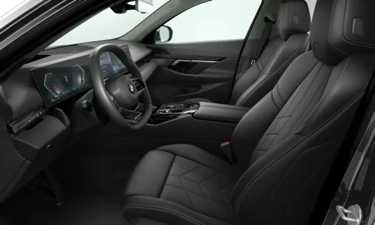 Neu BMW 540 286 PS (210 kW) 2026 Schwarz Kombi
