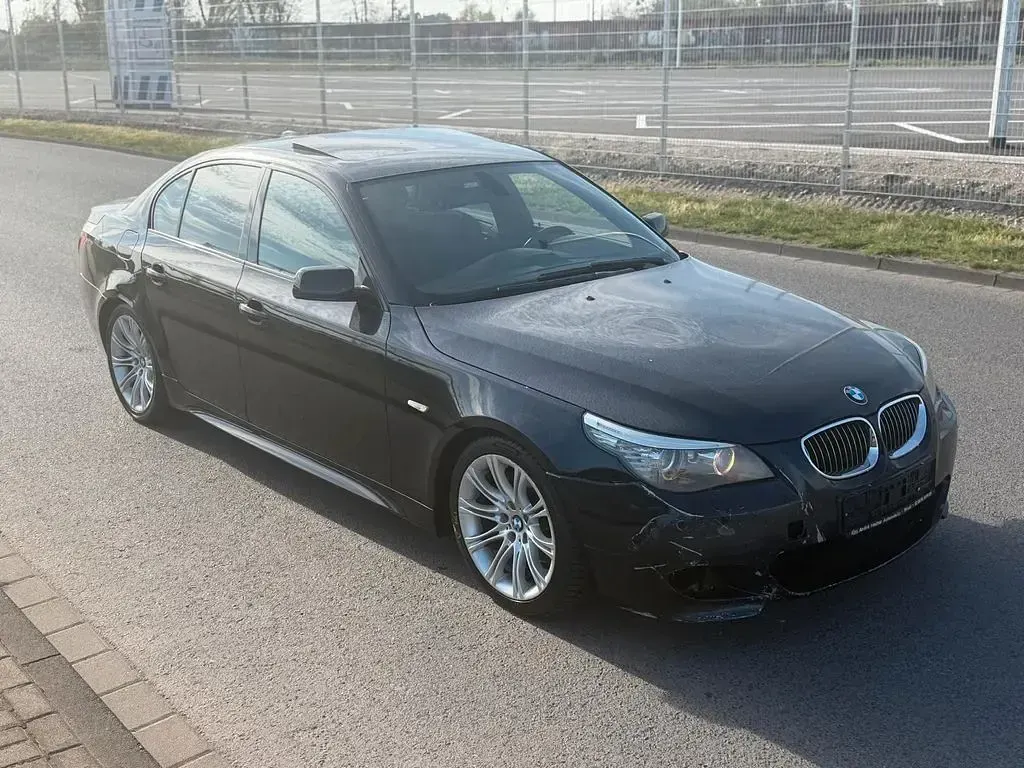 Gebraucht BMW 525 M Sport 197 PS (144 kW) 2008 Blau Limousine