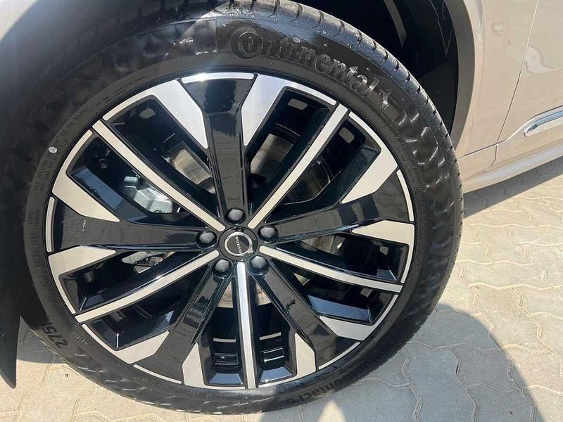 Używany Volvo XC90 Plus 310 KM (228 kW) 2025 Szary SUV