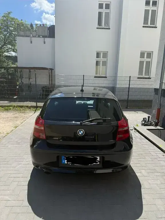Gebraucht BMW 116 122 PS (89 kW) 2008 Schwarz Kleinwagen