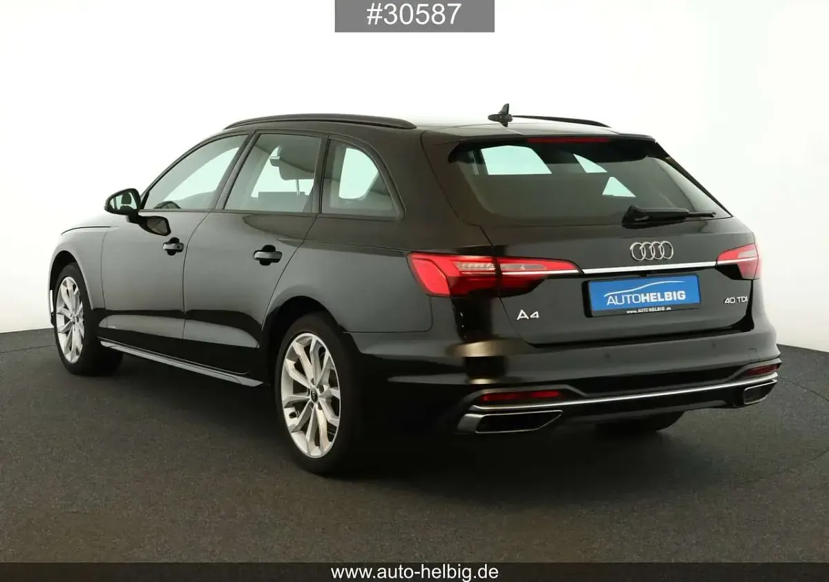 Używany Audi A4 Advanced 204 KM (150 kW) 2022 Czarny Kombi