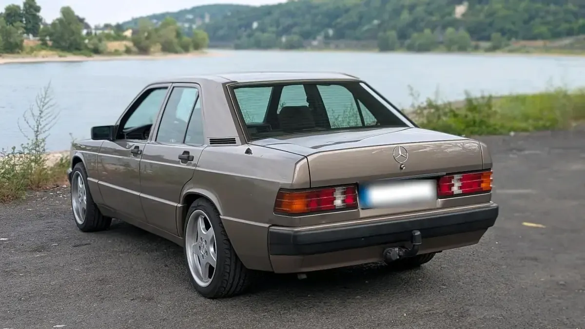Gebraucht Mercedes 190 90 PS (66 kW) 1991 Gold Limousine