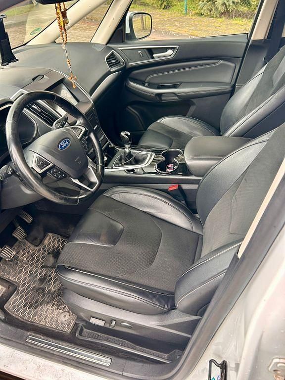 Gebraucht Ford S-MAX Titanium 179 PS (131 kW) 2017 Weiß Van / Kleinbus