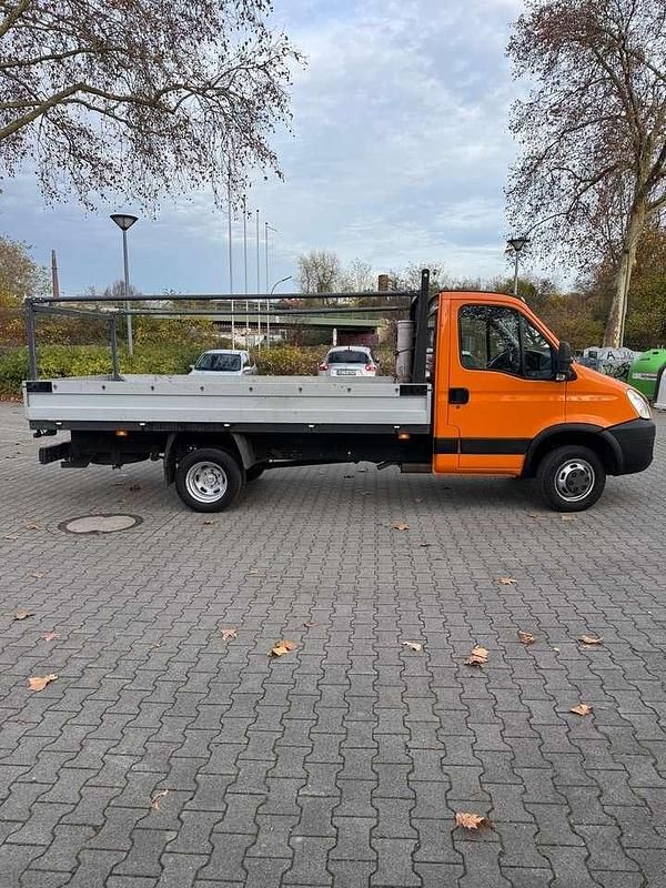 Gebraucht Iveco Daily 145 PS (106 kW) 2009 Orange Van