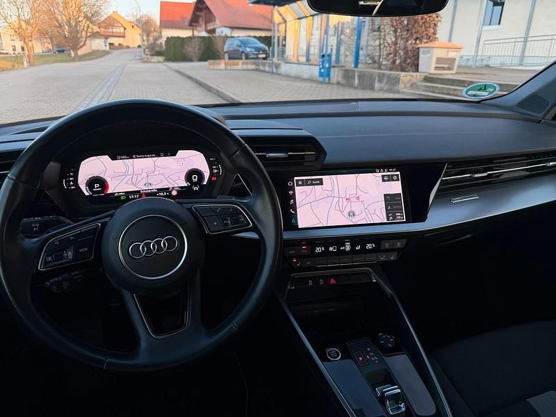 Gebraucht Audi A3 Advanced 149 PS (109 kW) 2022 Grau Limousine