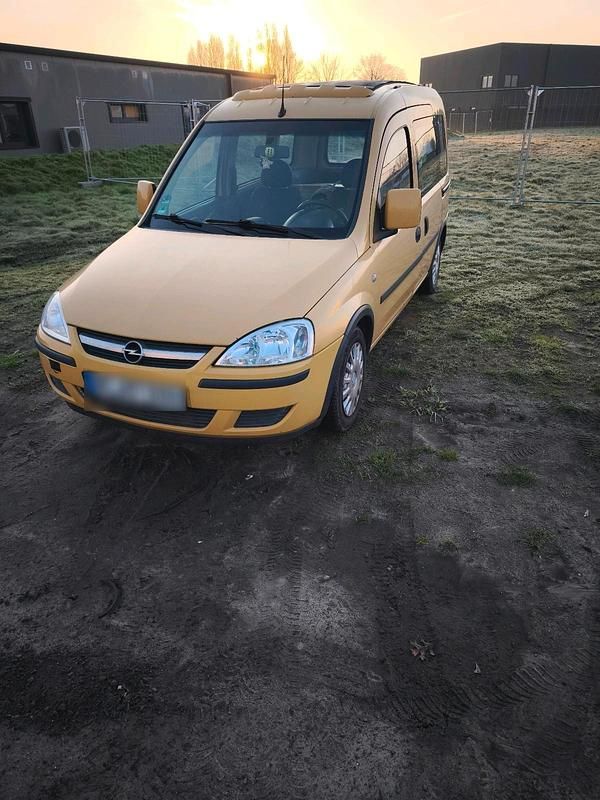 Gebraucht Opel Combo 90 PS (66 kW) 2005 Gelb Van / Kleinbus