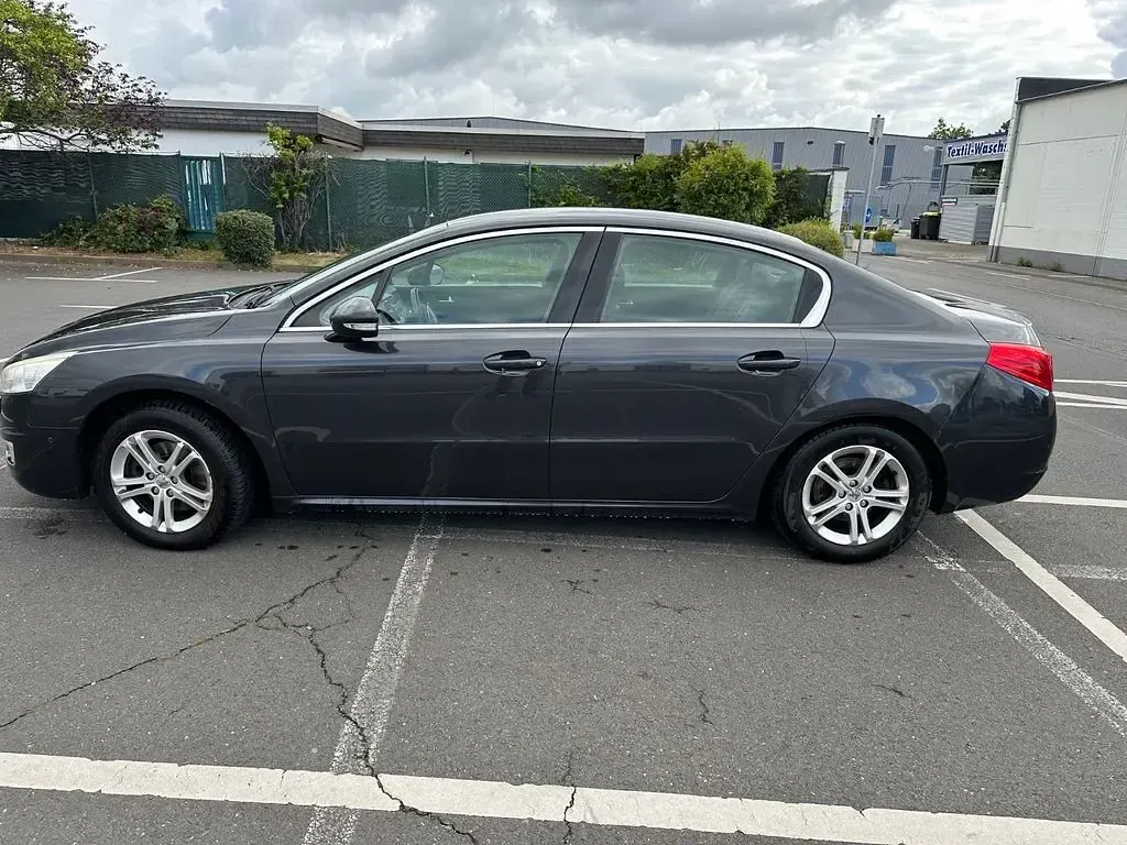 Gebraucht Peugeot 508 Allure 156 PS (114 kW) 2011 Limousine