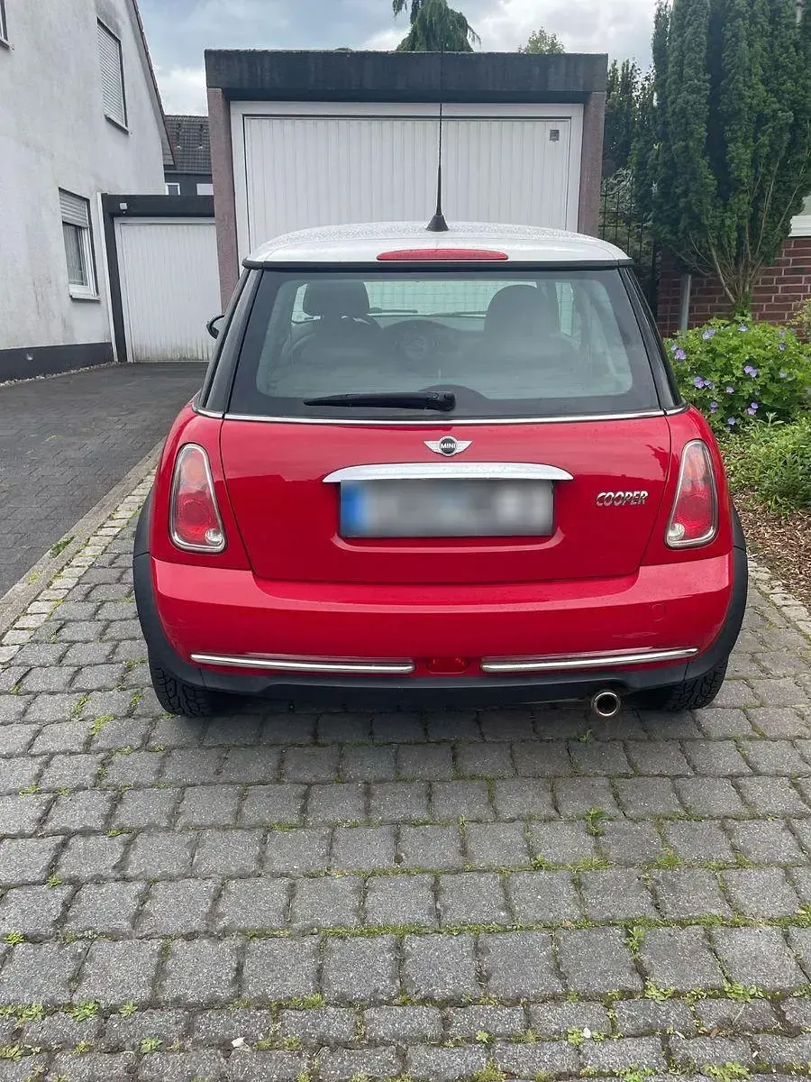 Używany Mini Cooper 116 KM (85 kW) 2005 Czerwony Hatchback