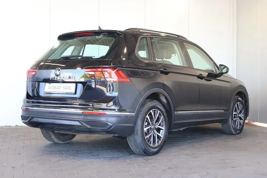 Gebraucht VW Tiguan Life 150 PS (110 kW) 2022 Schwarz SUV