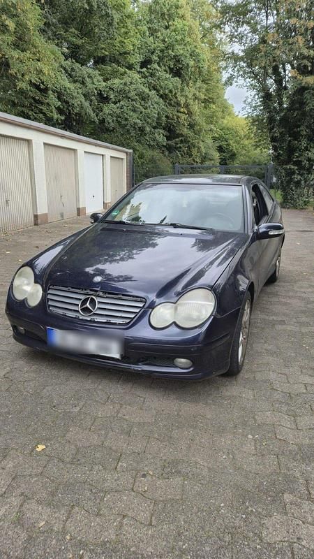 Blau Gebraucht 2001 Mercedes C230 Coupé | 1.450 € (Superpreis) - Bild 1/4