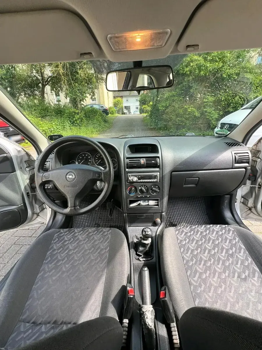 Gebraucht Opel Astra 84 PS (61 kW) 2002 Silber Limousine