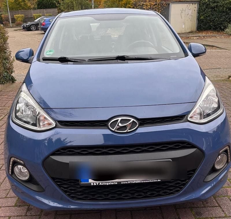 Blau Gebraucht 2014 Hyundai i10 Kleinwagen | 5.600 € (Guter Preis) - Bild 1/4
