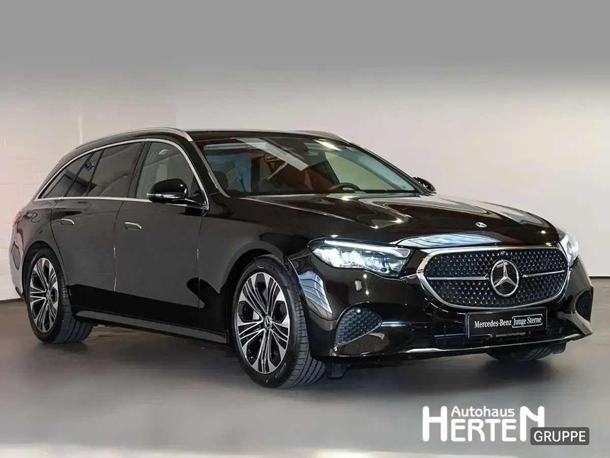 Gebraucht Mercedes E300 Avantgarde 197 PS (144 kW) 2025 Lack obsidianschwarz Kombi