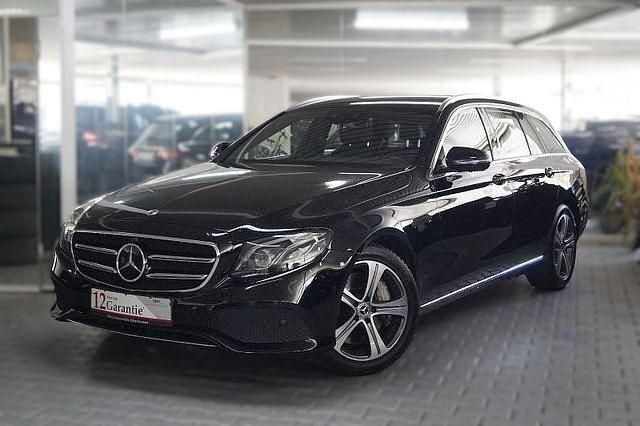 Schwarz Gebraucht 2019 Mercedes E400 Limousine | 27.490 € (Superpreis) - Bild 1/4