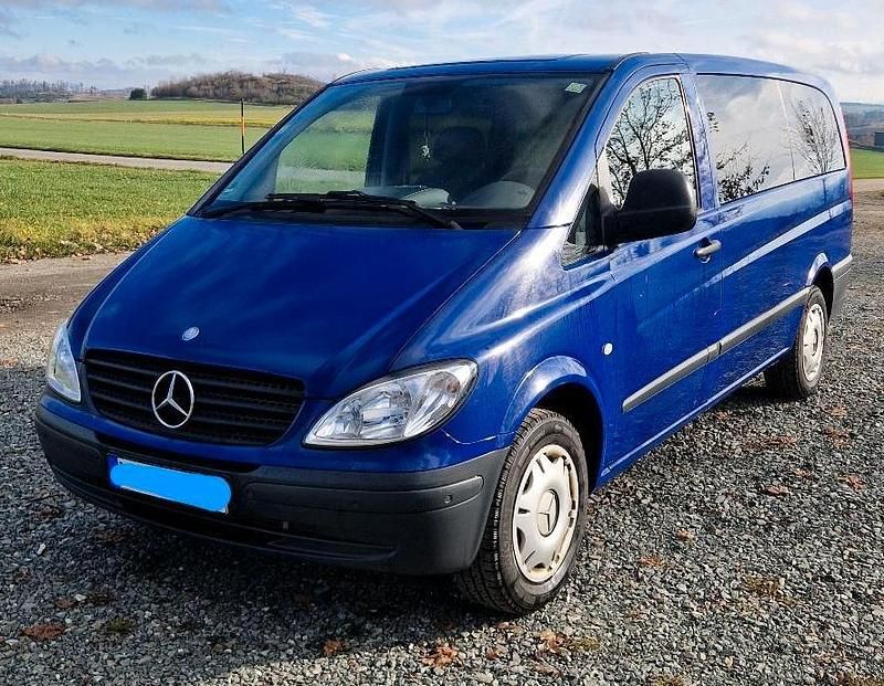 Blau Gebraucht 2009 Mercedes Vito Van / Kleinbus | 10.000 € - Bild 1/4