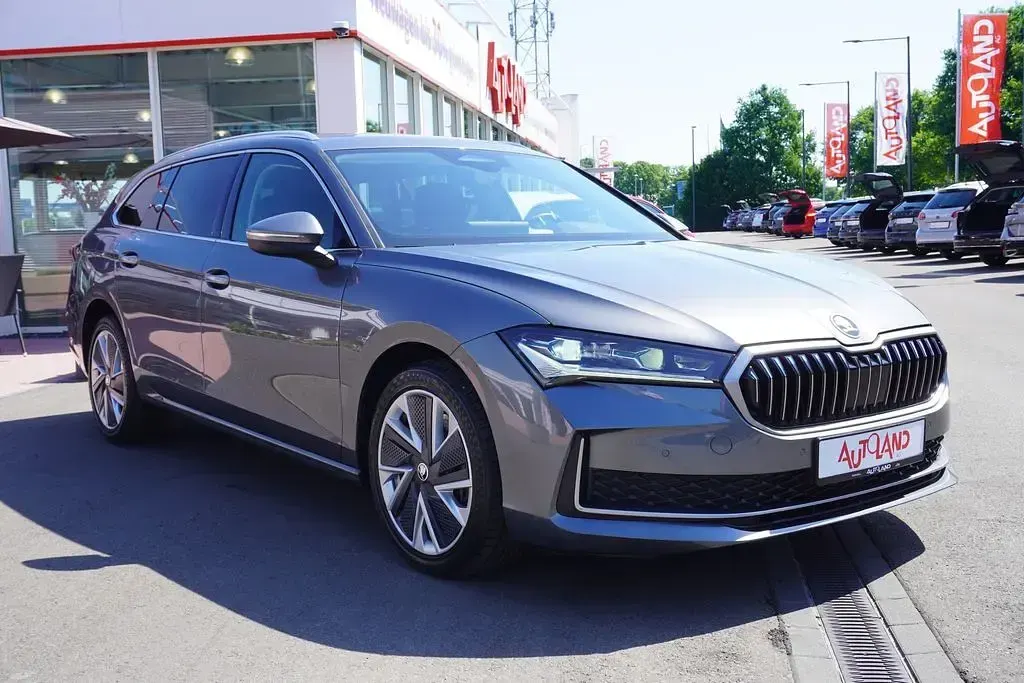 Gebraucht Skoda Superb Selection 193 PS (141 kW) 2024 Schwarz Kombi