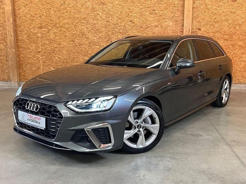 Grau Gebraucht 2023 Audi A4 S-Line Kombi | 31.500 € (Superpreis) - Bild 1/4