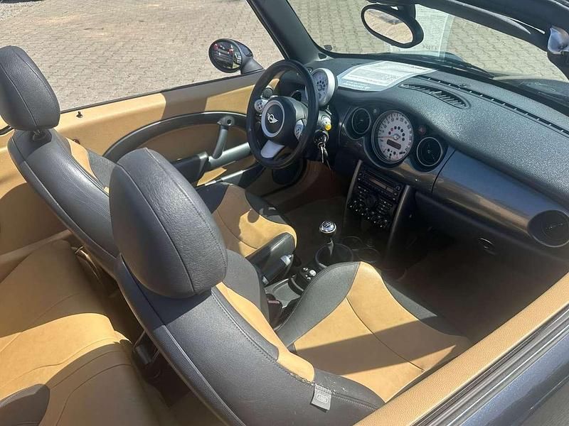 Gebraucht Mini Cooper Cabriolet 116 PS (85 kW) 2007 Astro black metallic Cabrio