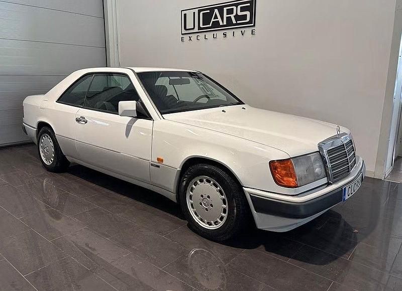 Gebraucht Mercedes E300 Sportline 220 PS (161 kW) 1992 Weiß Limousine