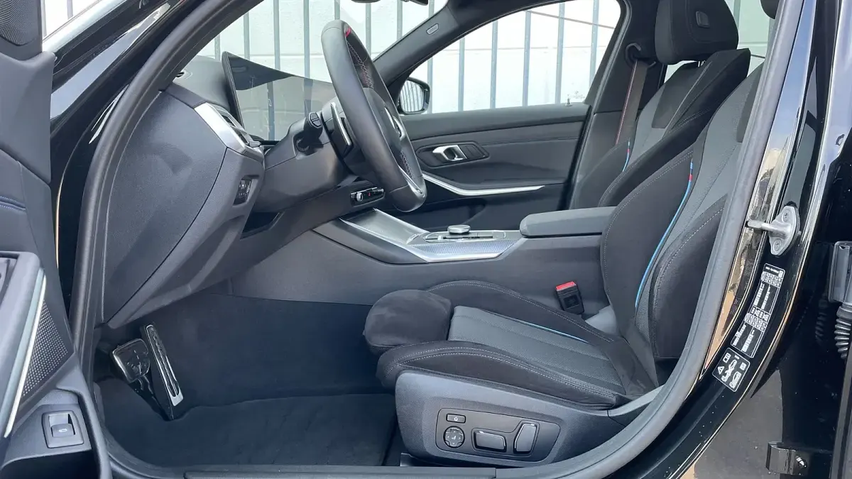 Gebraucht BMW M340 M Sport 374 PS (275 kW) 2025 Saphirschwarz metallic Limousine