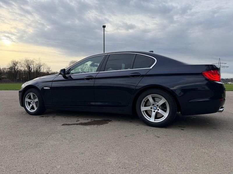 Gebraucht BMW 530 258 PS (189 kW) 2013 Blau Limousine