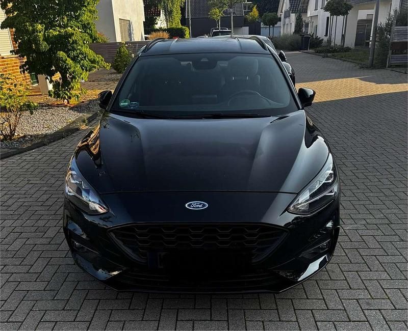 Schwarz Gebraucht 2021 Ford Focus Kombi | 17.000 € (Superpreis) - Bild 1/4